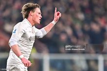 "Манчестер Юнайтед" Мактоминейни қайтариш устида ишламоқда