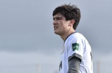 ОКМК ёш футболчилари билан шартномаларни узайтирди