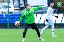 "Каттақўрғон" яна икки нафар дарвозабон билан шартнома имзолади