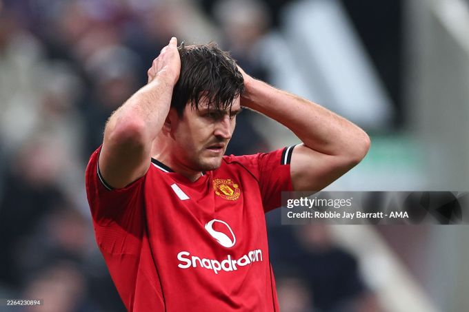 АПЛ. МЮ бир тайм ўн киши бўлиб ўйнаган "Ньюкасл"га мағлуб бўлди