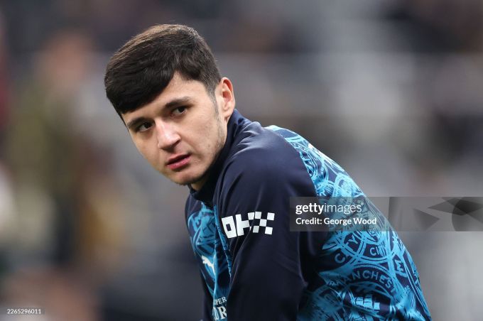 Ҳужумчини сабр билан кузатиб боради, орқа томонида бўш ҳудуд очиб қўймайди... Абдуқодир Ҳусановнинг ўйини таҳлил қилинди