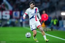 "Манчестер Юнайтед" Кварацхелияга қизиқмоқда, аммо футболчининг нархи трансфер имкониятини шубҳа остига қўймоқда