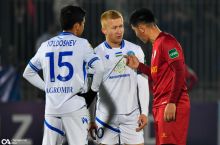 Ғолиб номи аниқланмаган "Динамо" – "Насаф" баҳсидан ГАЛЕРЕЯ