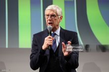 Арсен Венгер: "Абдуқодир Ҳусанов каби футболчилар мураббийларга ёқади"