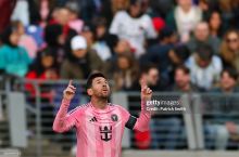 Месси жарима зарбасидан урилган голлар сони бўйича Пелени ортда қолдирди