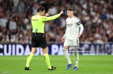 "Бу қизил эмас!" — Машҳур ҳакам Вальверденинг четлатилишига қарши чиқди