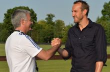 Mark Schwarzer joins Chelsea for free after leaving Fulham